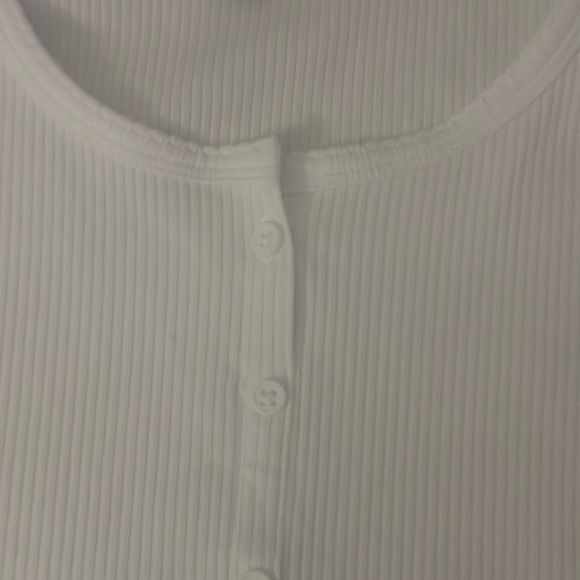 White ribbed t-shirt, buttons down the front - Picture 2 of 3